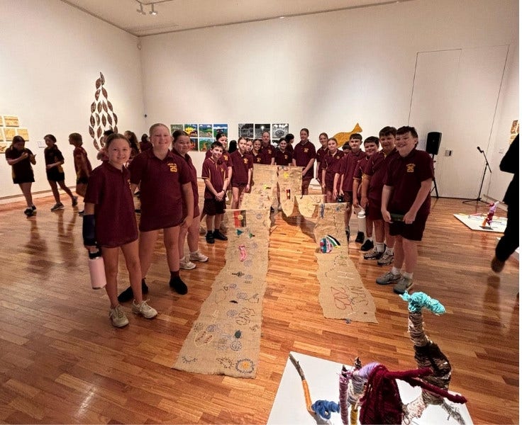 Students on an excursion to the art gallery